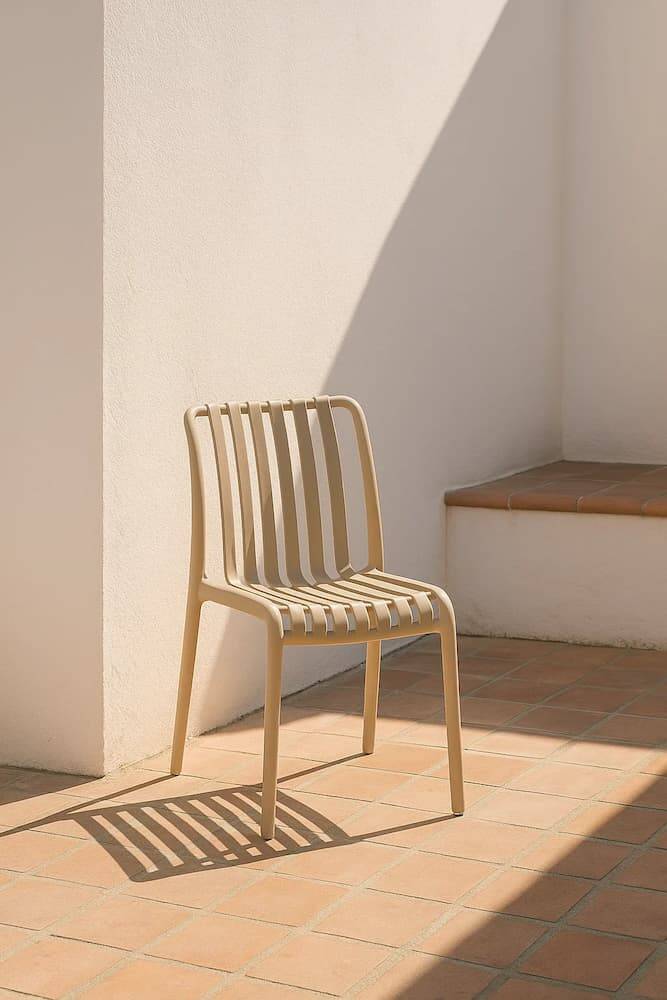 silla exterior beige