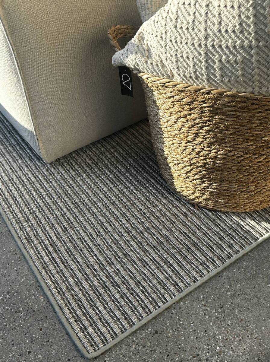 Alfombra de diseño gris con textura